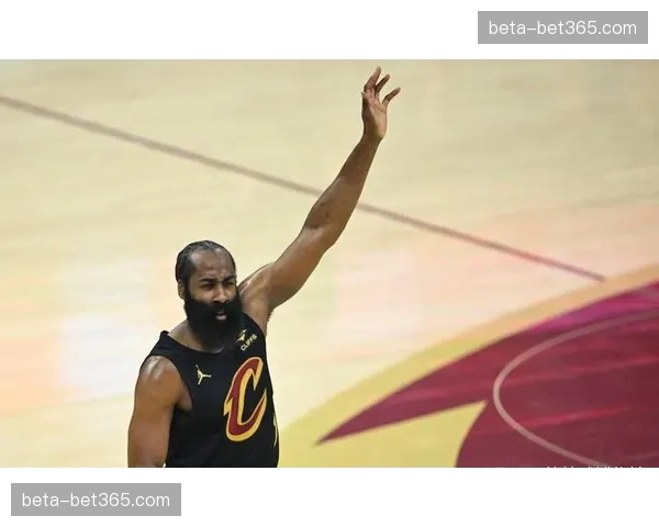 骑士阿伦膝腱炎缺阵内线 哈登埃利斯带伤出战状态存疑