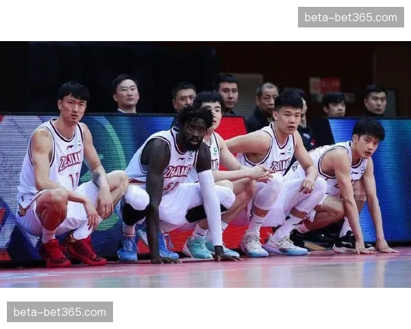 上海对阵山东收官战练兵为主 季后赛阵容轮换受关注